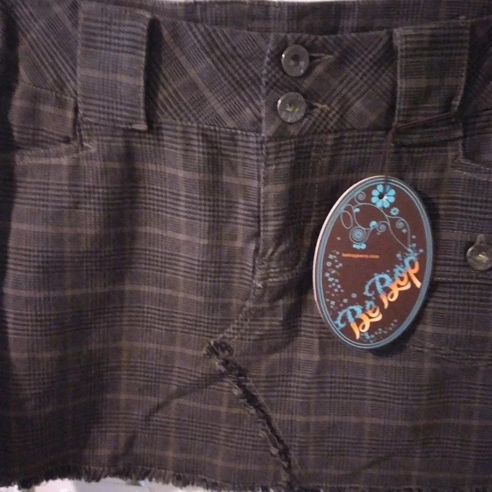 Black/beige plaid mini skirt with pockets-size 9 NWT